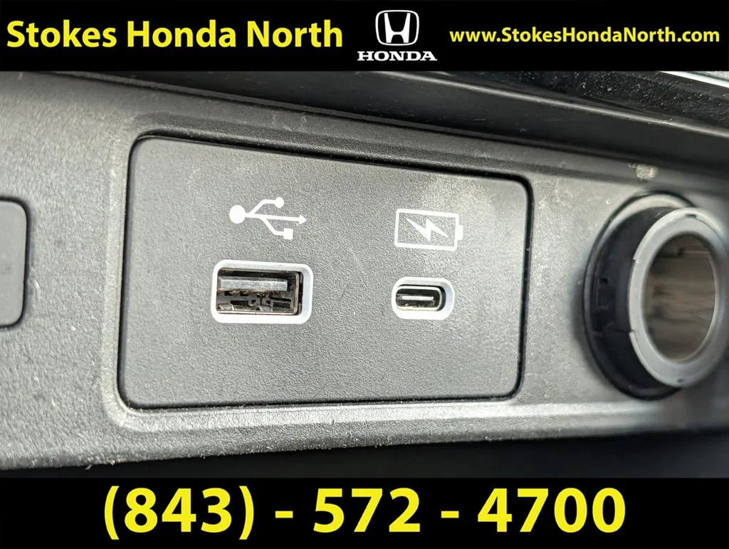 Used 2023 White Honda EX image 26