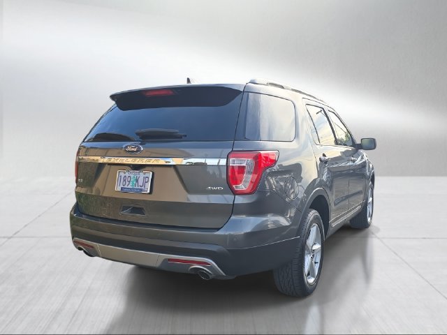 Used 2017 Magnetic Ford XLT image 3