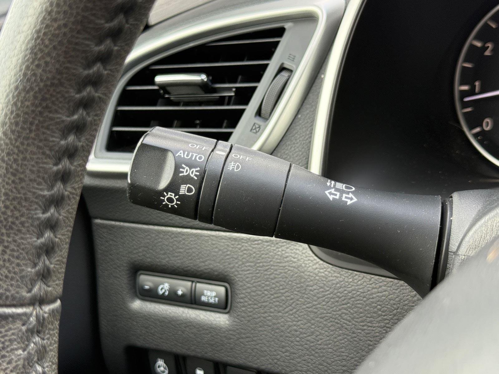 Used 2017 Brilliant Silver Metallic Nissan Platinum image 29