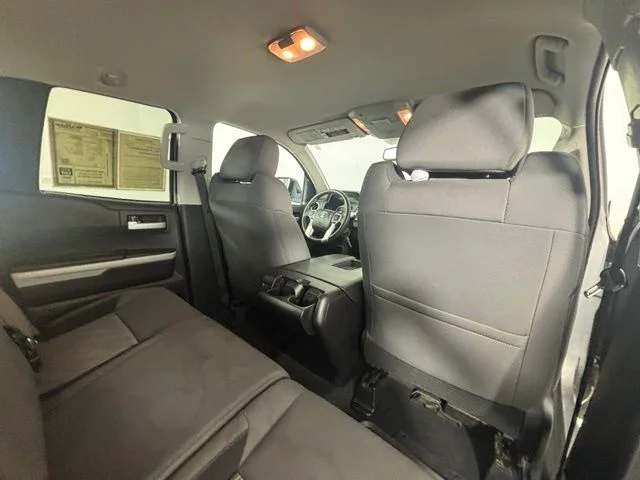 Used 2015 Silver Toyota SR5 image 35