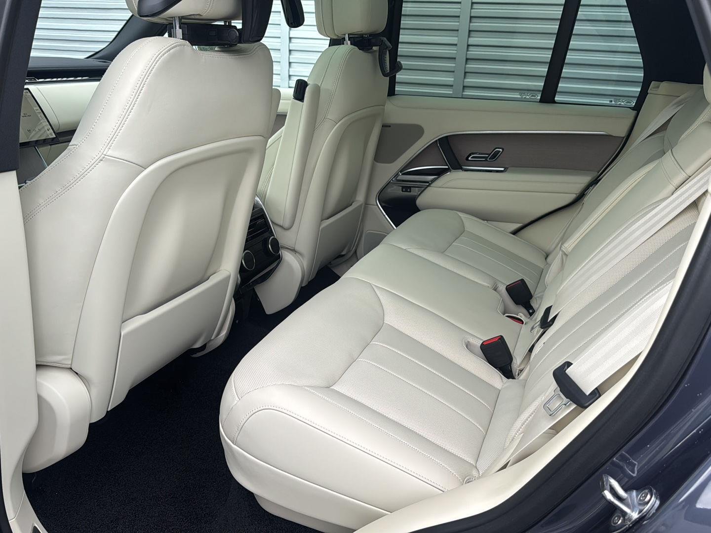 New 2026 Varesine Blue Land Rover SE image 27