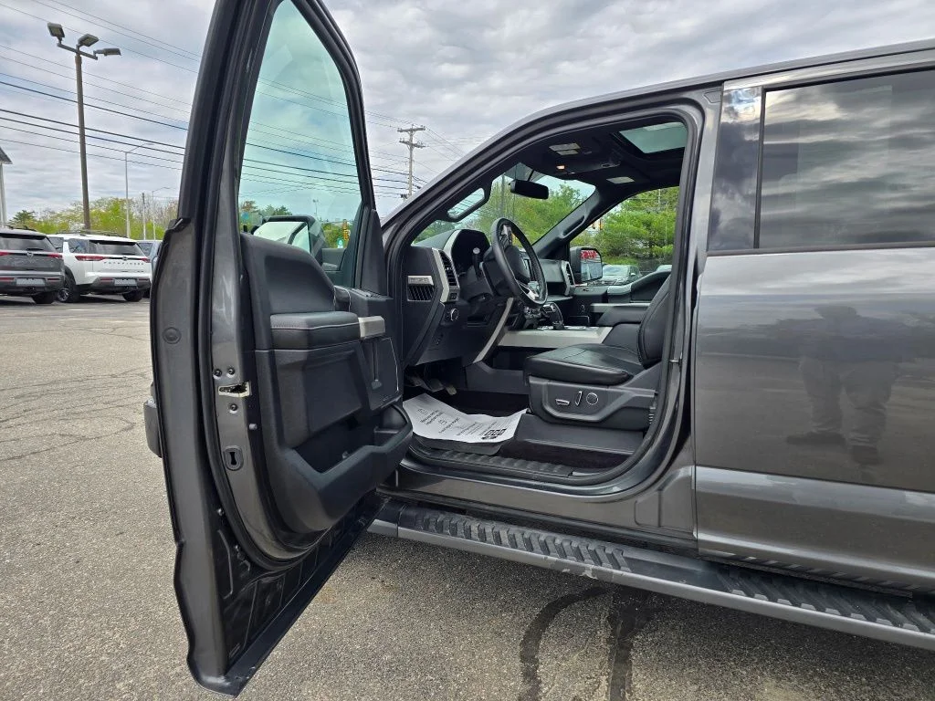 Used 2017 Magnetic Ford  image 8
