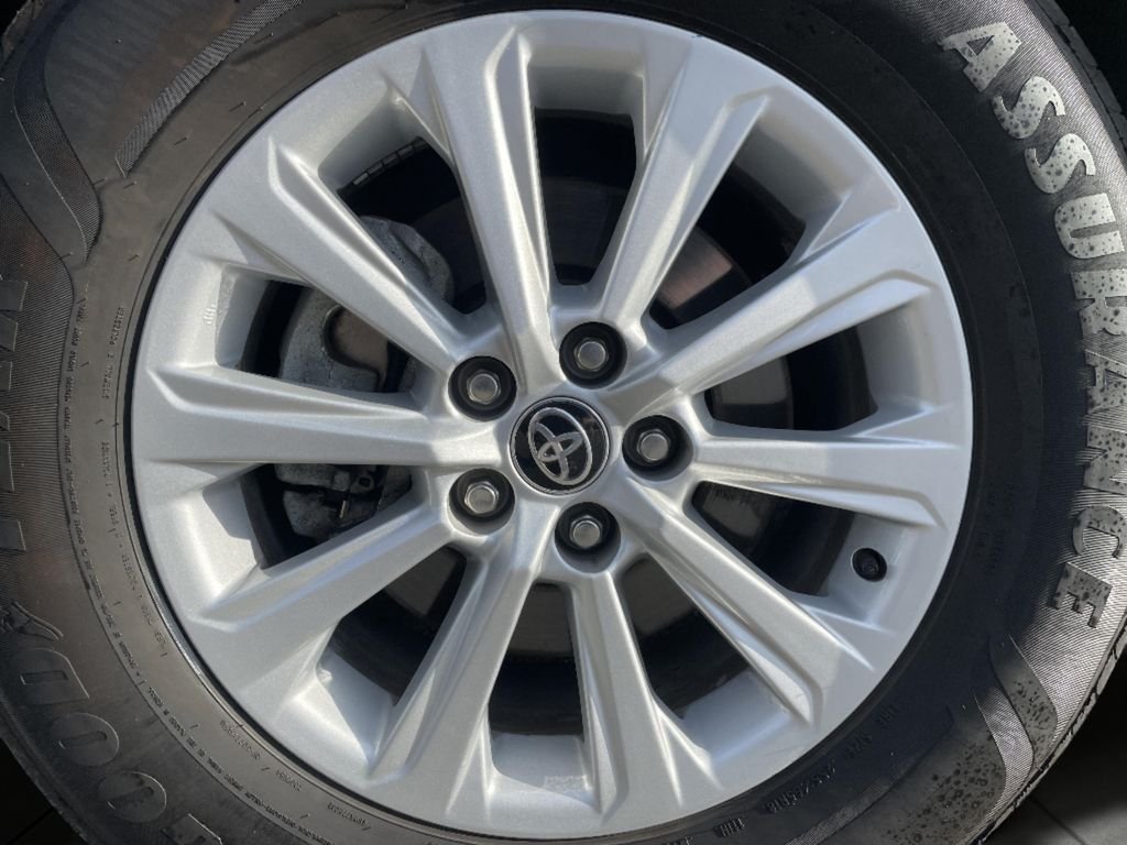 Certified Used 2025 Silver Toyota XLE image 26