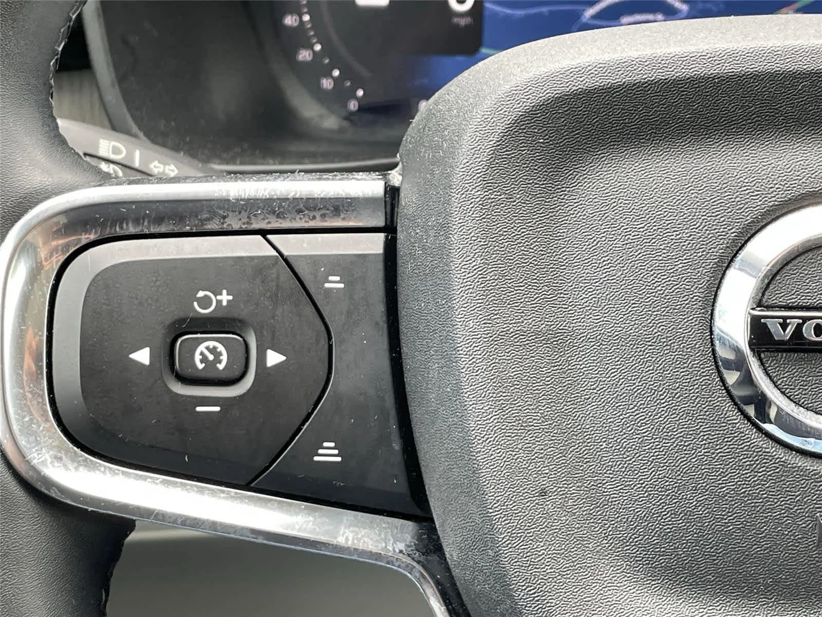 2023 Volvo XC40 Plus - Photo 30