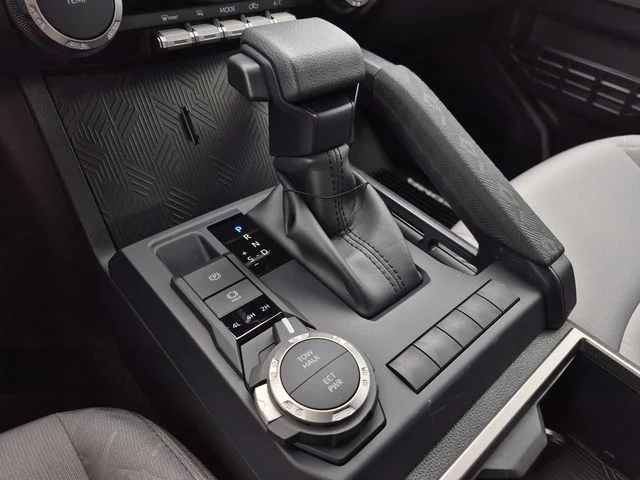 2026 Toyota Tacoma SR5 - Photo 22