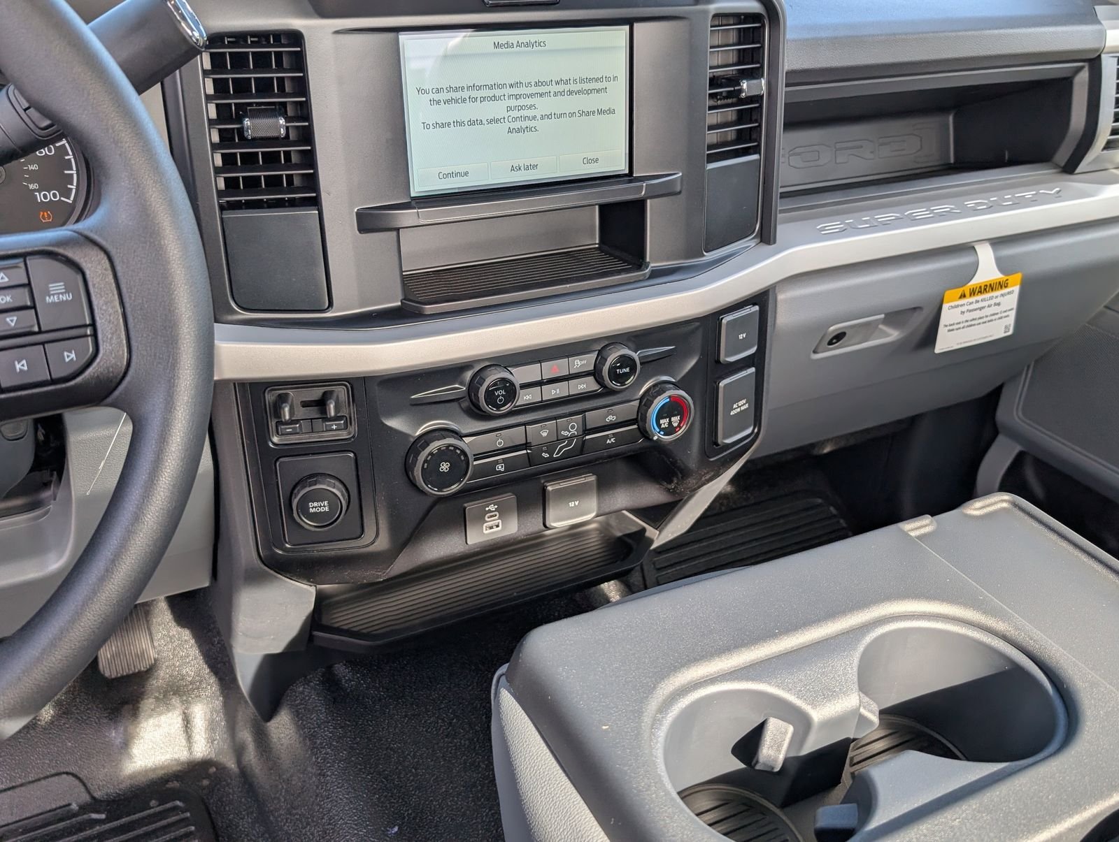 New 2026 Oxford White Ford XL image 6