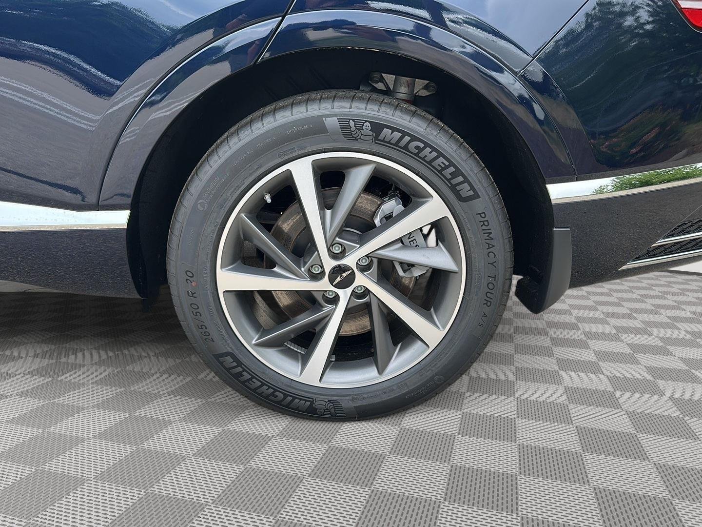 New 2026 Capri Blue Genesis 2.5T Select image 10