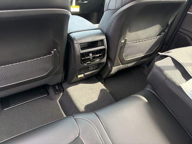 New 2026 Diamond Black Crystal Pearl-Coat Exterior Paint Jeep Laredo image 9