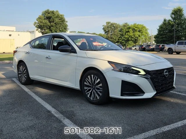 Certified Used 2025 White Nissan 2.5 SV image 7