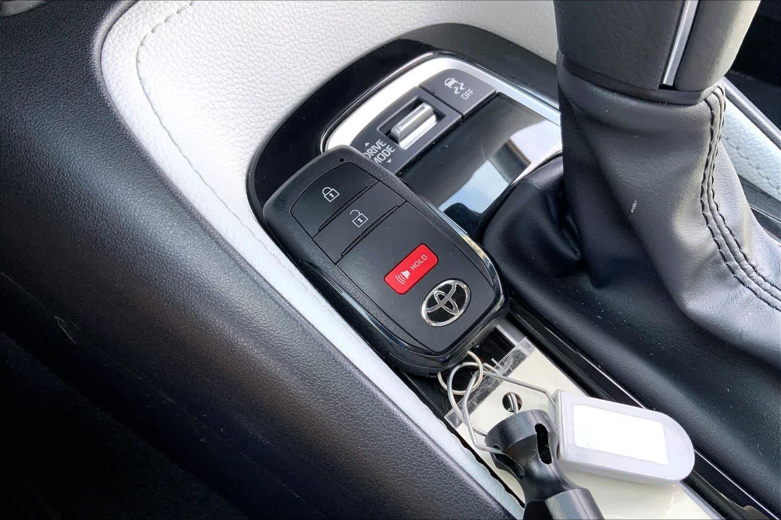 Used 2024 Wind Chill Pearl Toyota XSE image 14