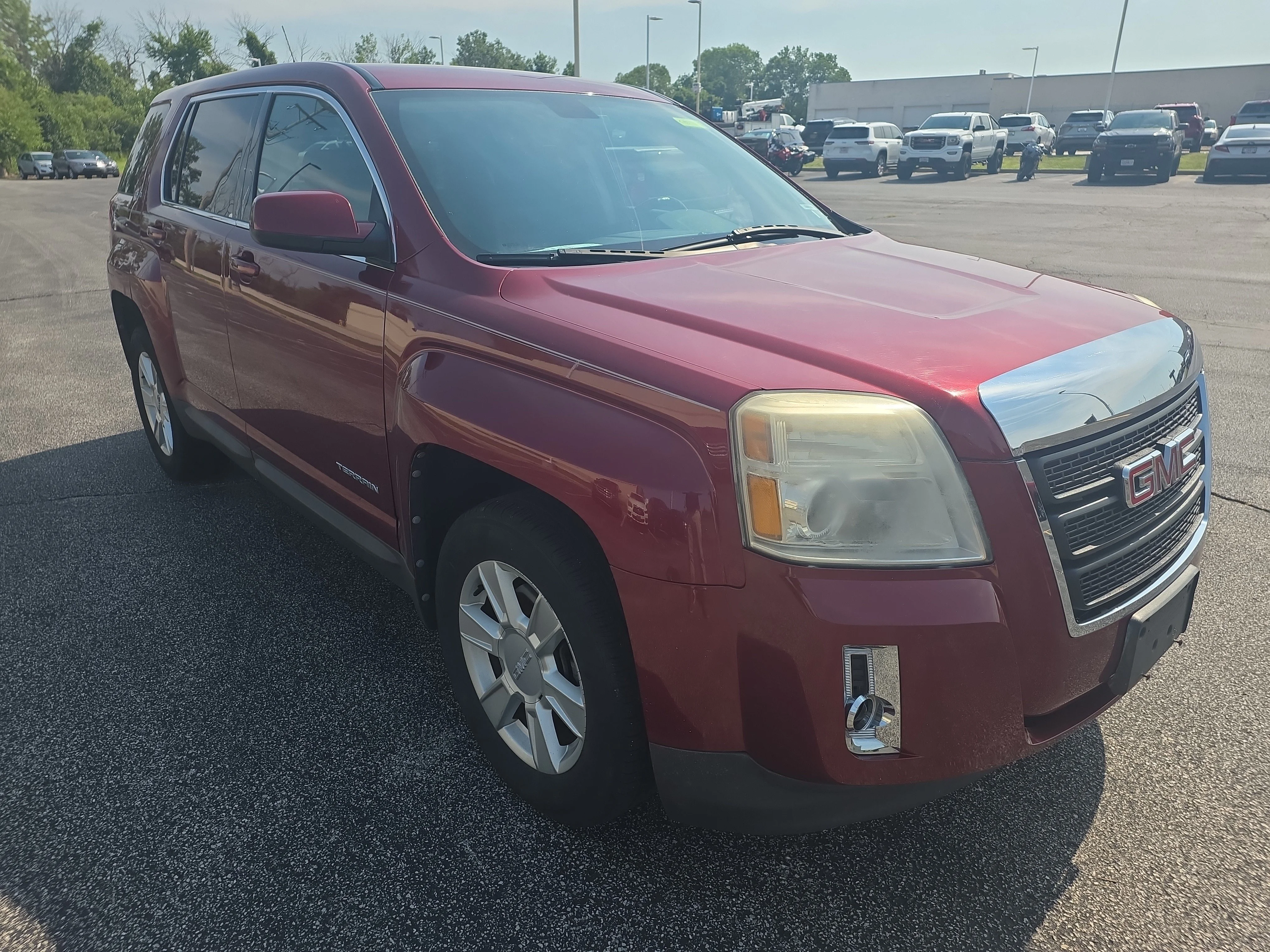 Used 2011 Merlot Jewel Metallic GMC SLE-1 image 2