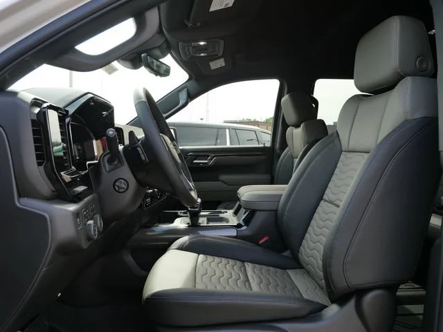 2026 Chevrolet Silverado 1500 ZR2 - Photo 11