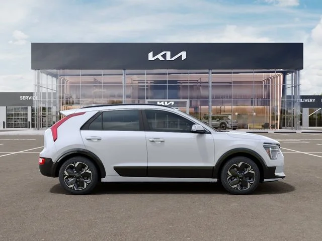 New 2026 Snow White Pearl Kia Wind image 7