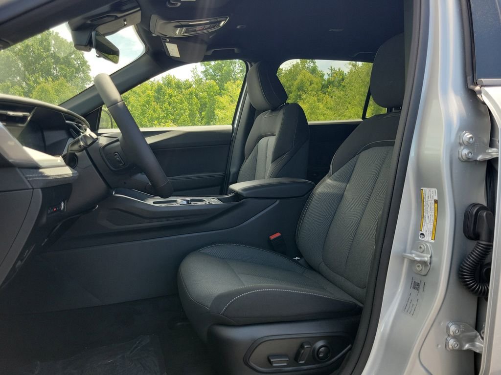 New 2026 Silver Zynith Clear-Coat Exterior Paint Jeep Laredo image 19