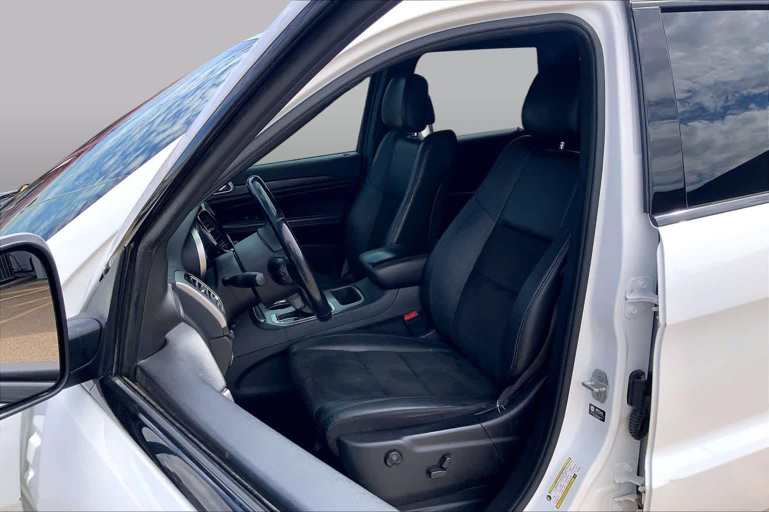 Certified Used 2021 Bright White Clearcoat Jeep Laredo X image 8