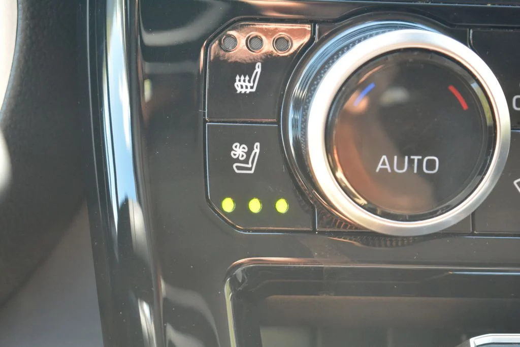 2023 Toyota Highlander Limited - Photo 18
