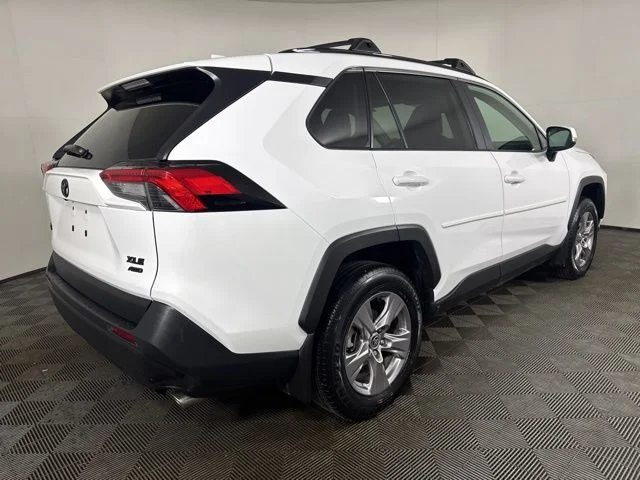 Used 2025 Ice Toyota XLE image 3