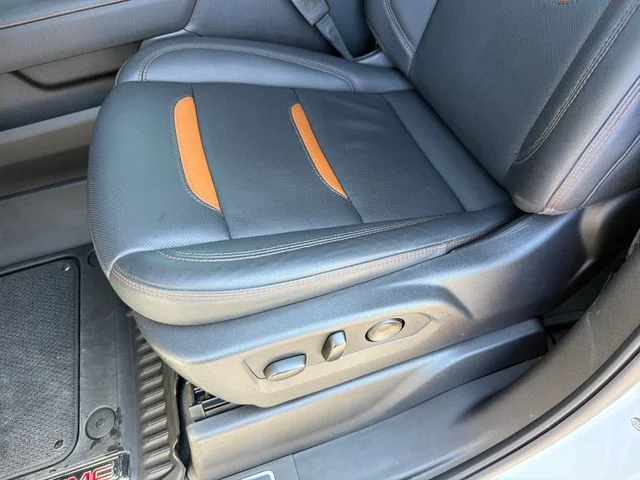 Used 2026 White GMC AT4 image 21
