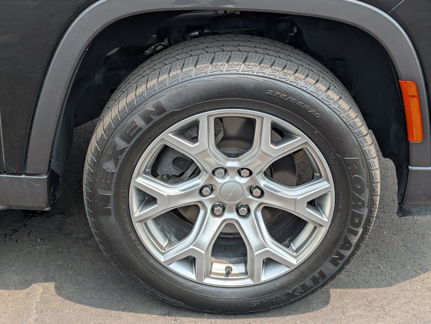 Used 2022 Diamond Black Crystal Pearlcoat Jeep Series II image 8