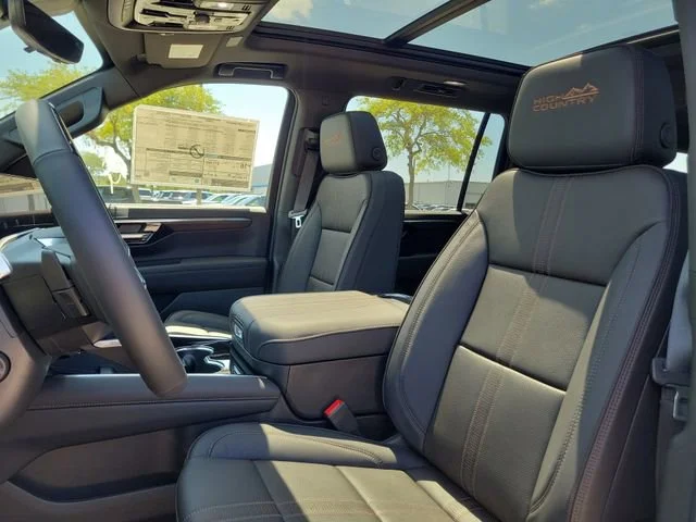 2026 Chevrolet Suburban High Country - Photo 19