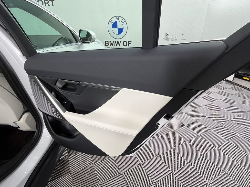Used 2026 White BMW 530i xDrive image 27
