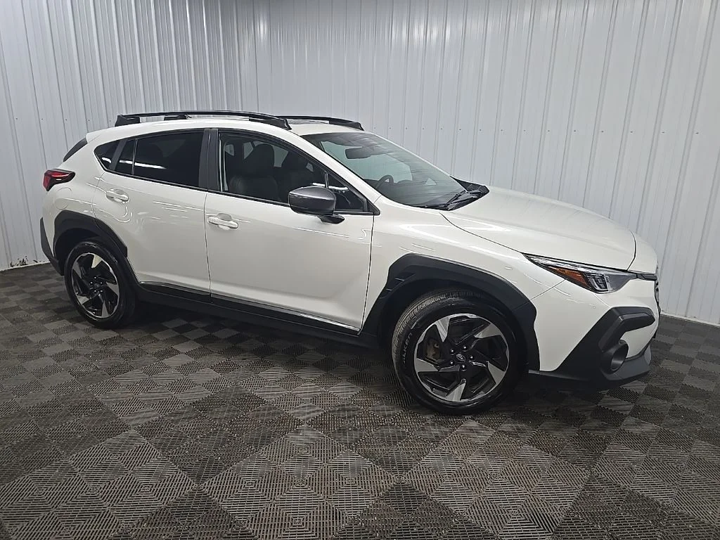 Used 2025 Crystal White Pearl Subaru Limited image 1