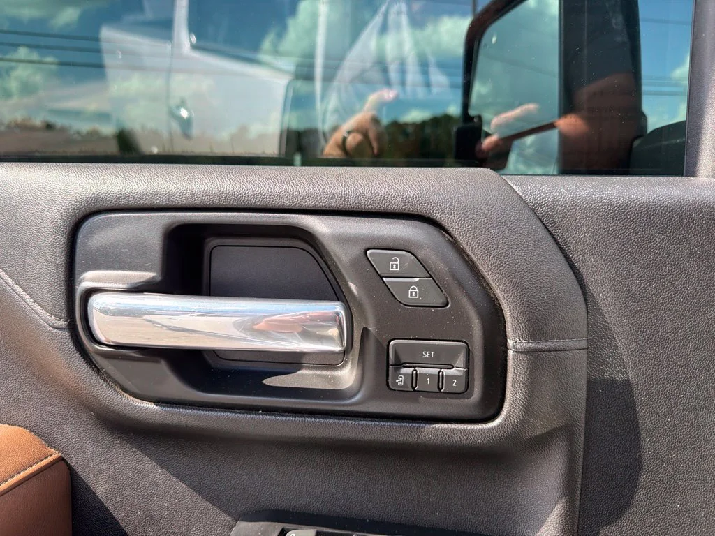 Used 2020 IRIDESCENT PEARL TRICOAT Chevrolet High Country image 35