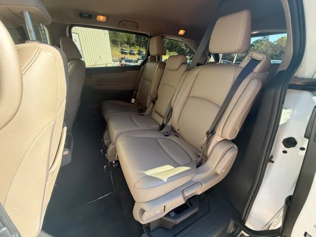 Used 2024 White Honda EX-L image 13