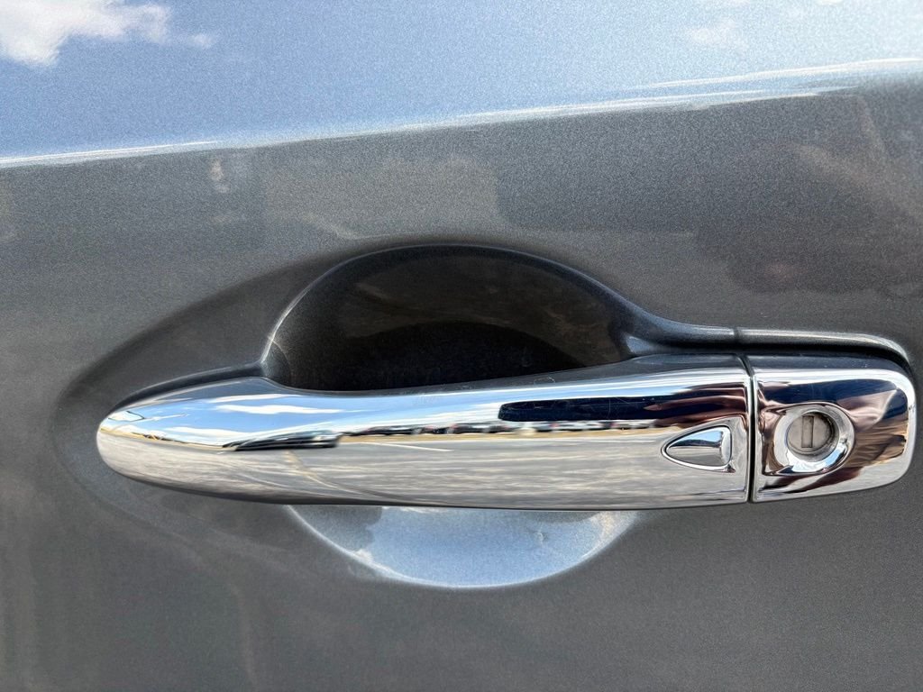 Used 2020 Gray Nissan SV image 19