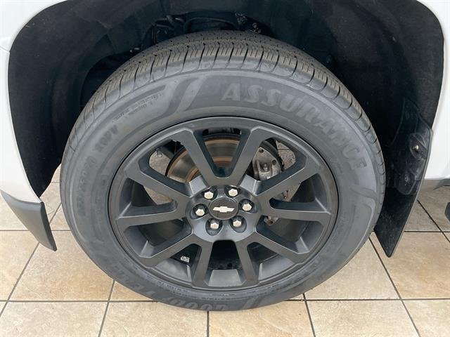 Certified Used 2020 SUMMIT WHITE Chevrolet 4WD LT image 32
