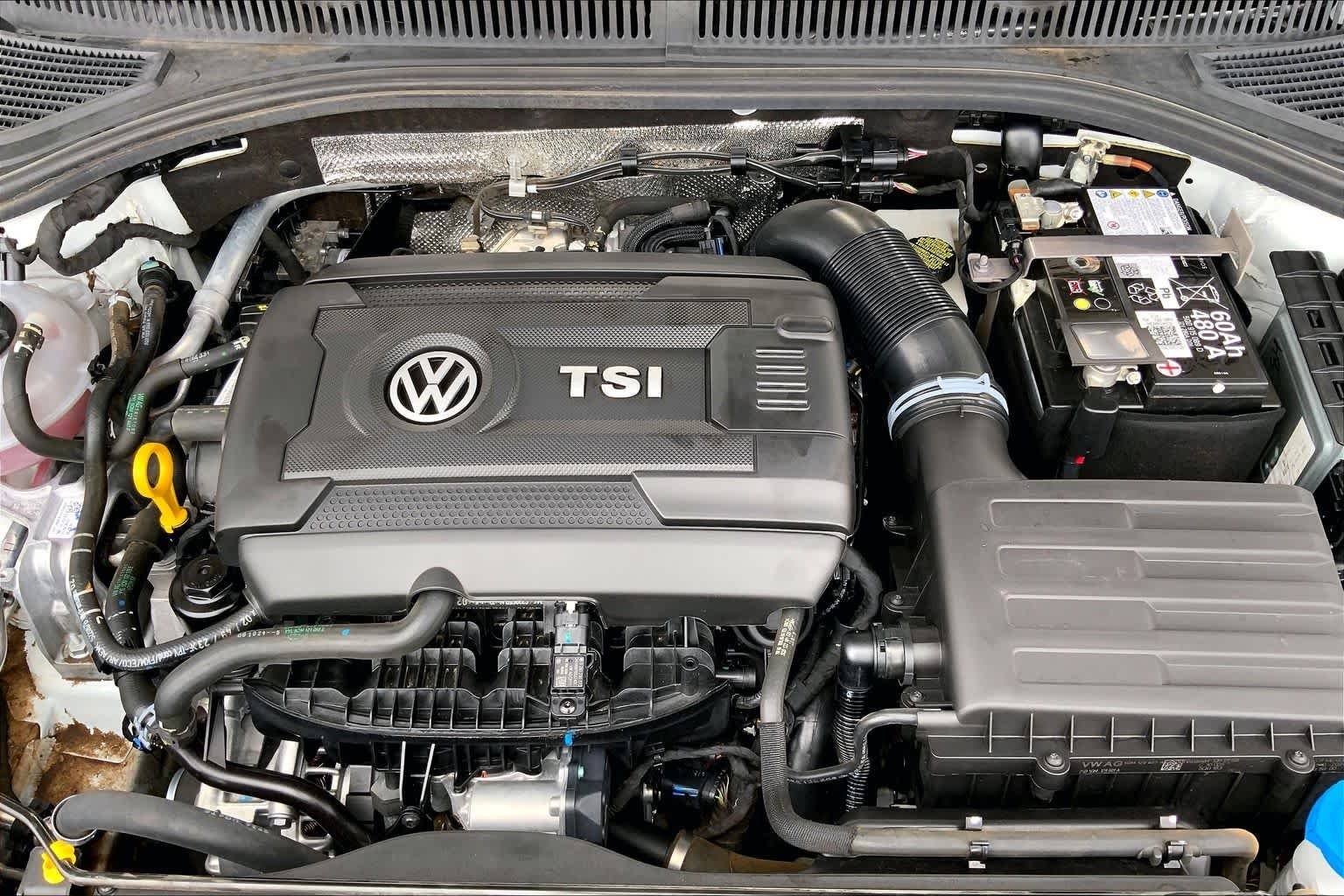 Used 2025 Pure White Volkswagen Autobahn image 31