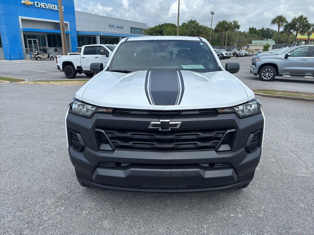 New 2026 Summit White Chevrolet WT image 8