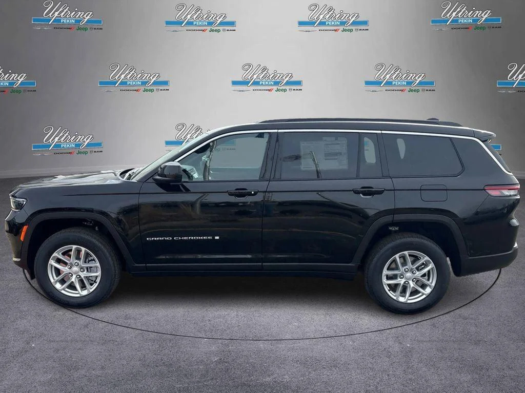 New 2026 Diamond Black Crystal Pearlcoat Jeep Laredo X image 6