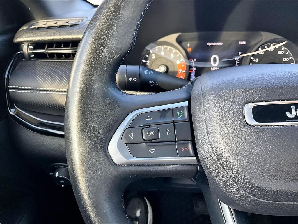 Used 2022 Gray Jeep Altitude image 23