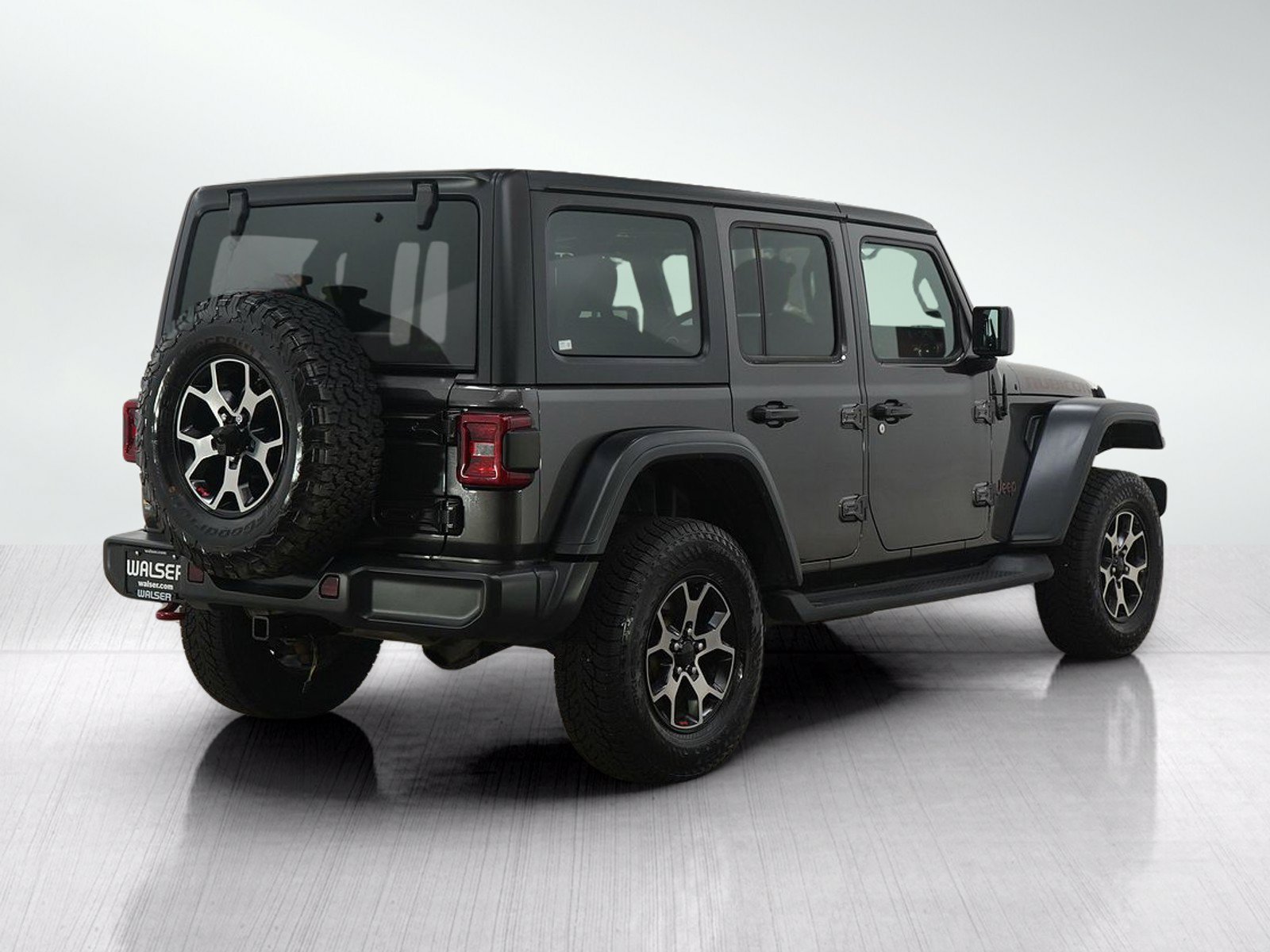 Used 2019 Granite Crystal Metallic Clearcoat Jeep Unlimited Rubicon image 5