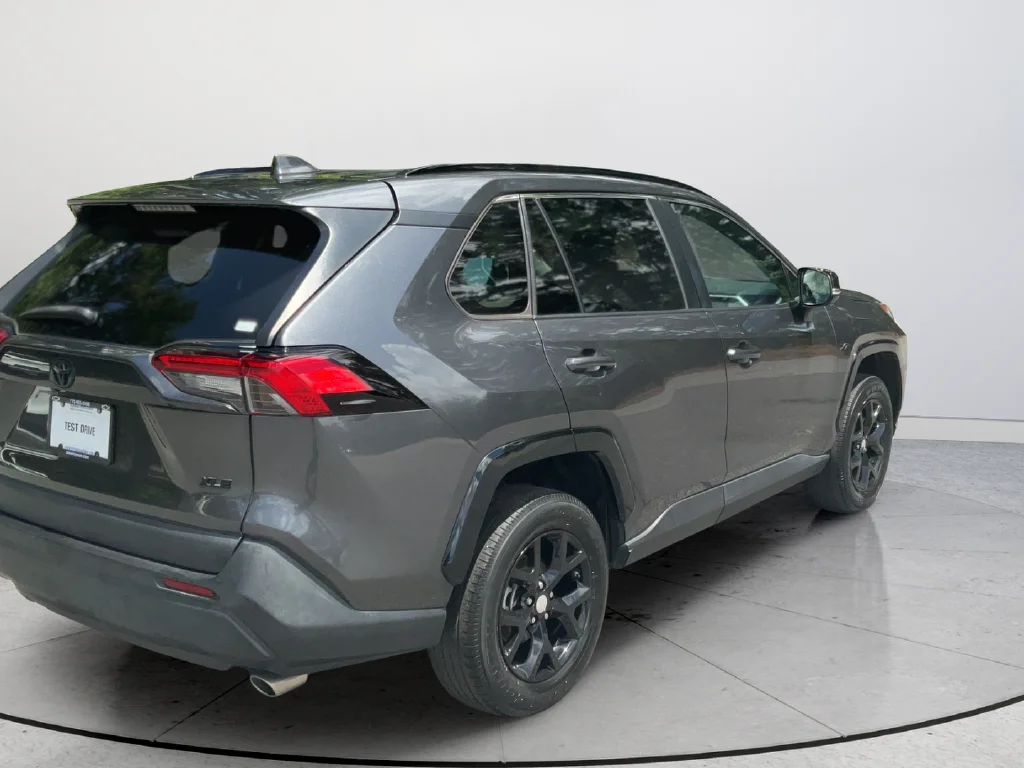 2023 Toyota RAV4 XLE - Photo 35