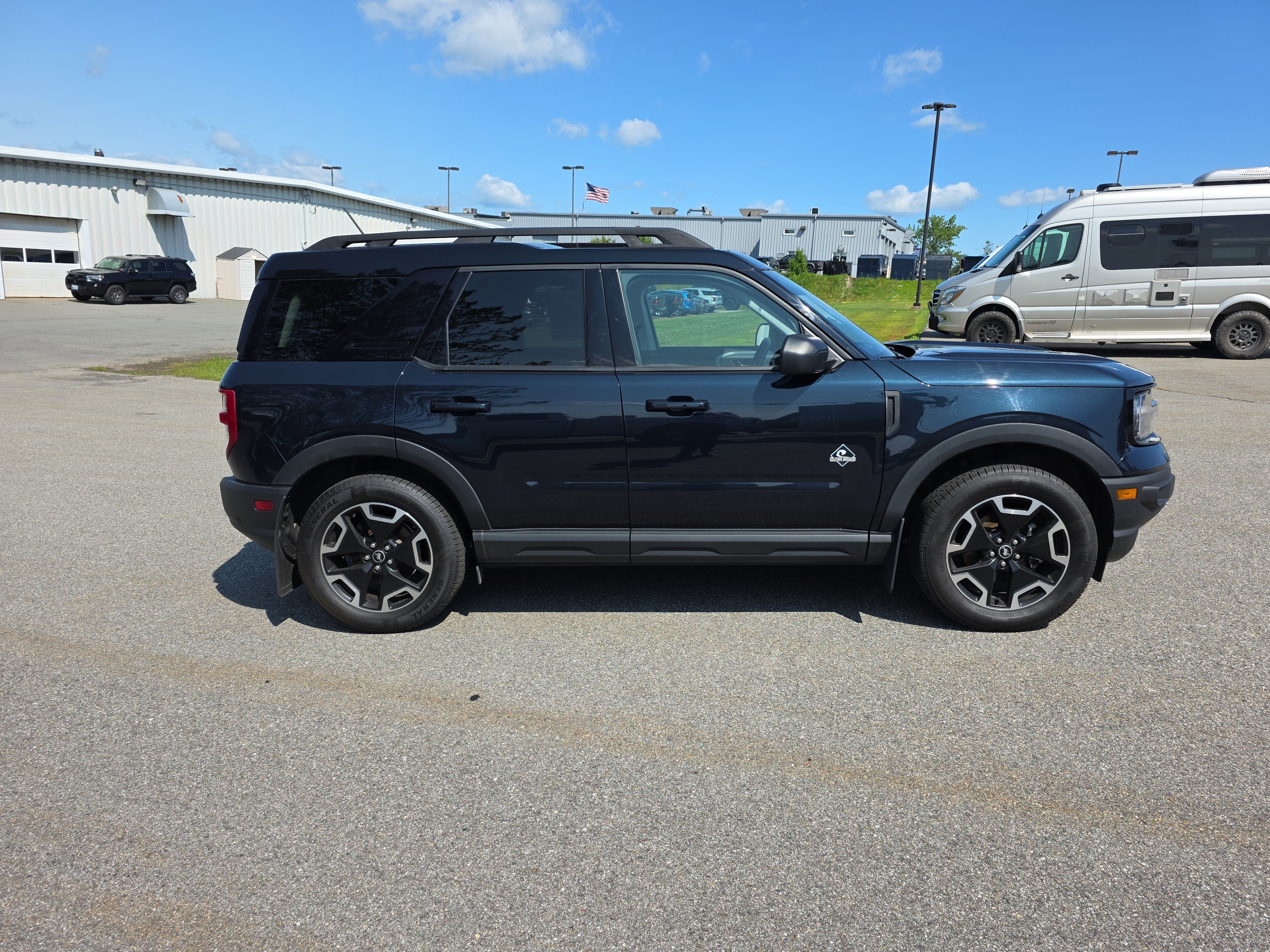 Used 2023 Alto Blue Metallic Tinted Clearcoat Ford Outer Banks image 6