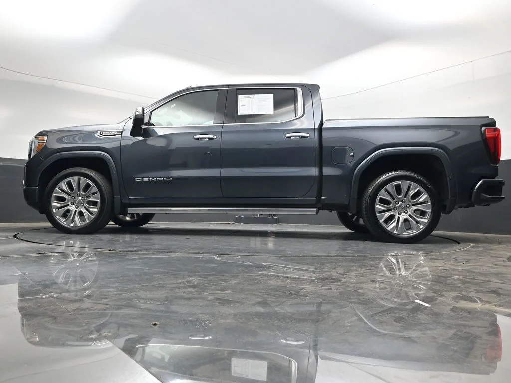 Used 2022 Blue GMC Denali image 39