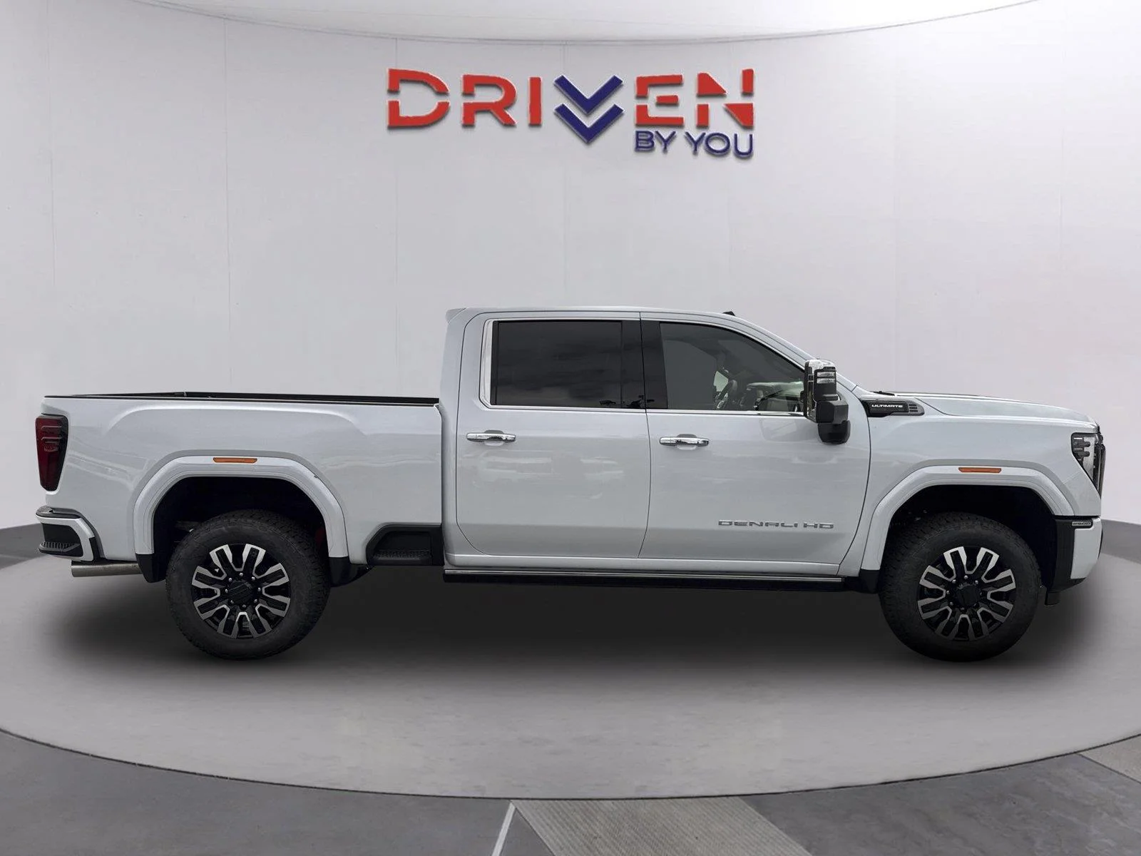 New 2026 Glacier White Tricoat GMC Denali Ultimate image 3