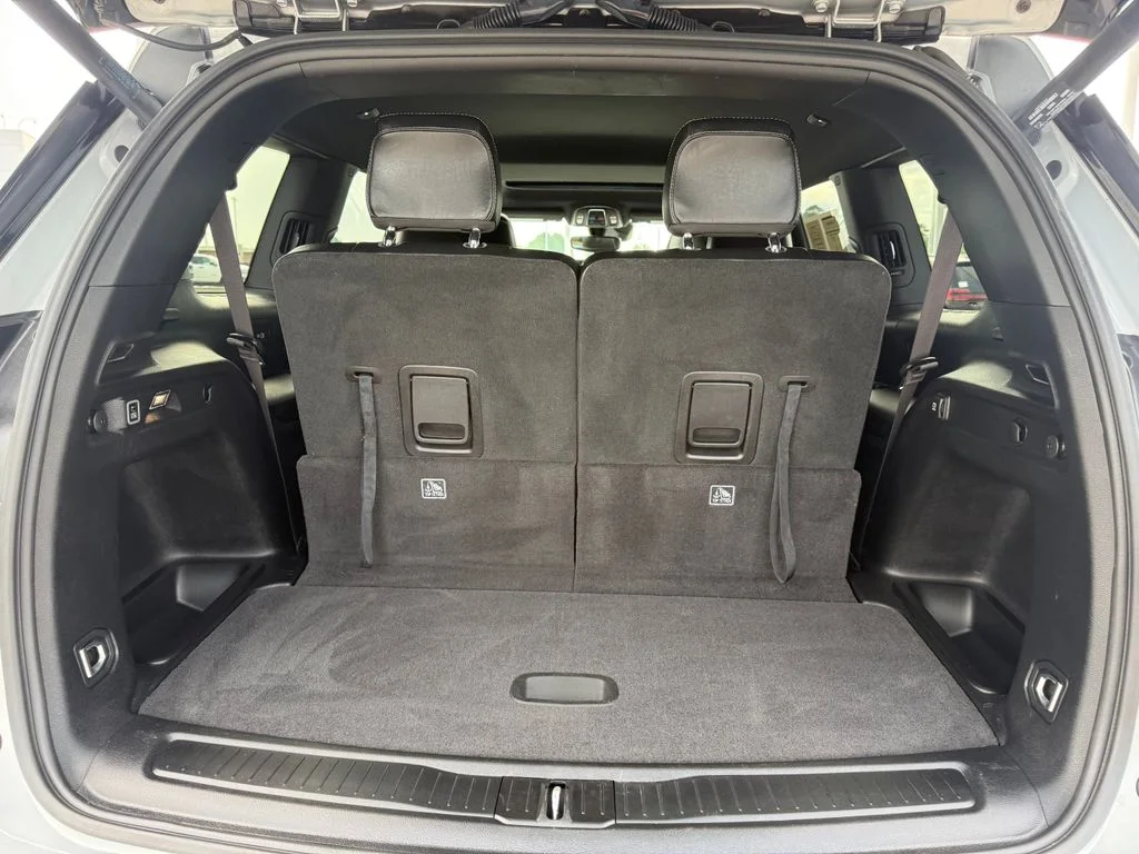 Used 2024 Silver Jeep Altitude X image 22