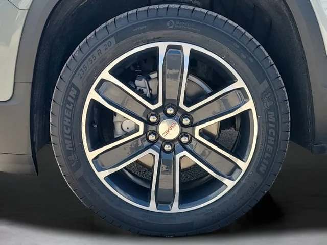 Used 2023 Sterling Metallic GMC SLT image 7
