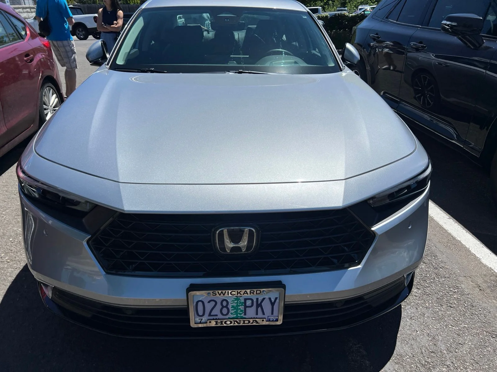Used 2023 Lunar Silver Metallic Honda Touring image 4