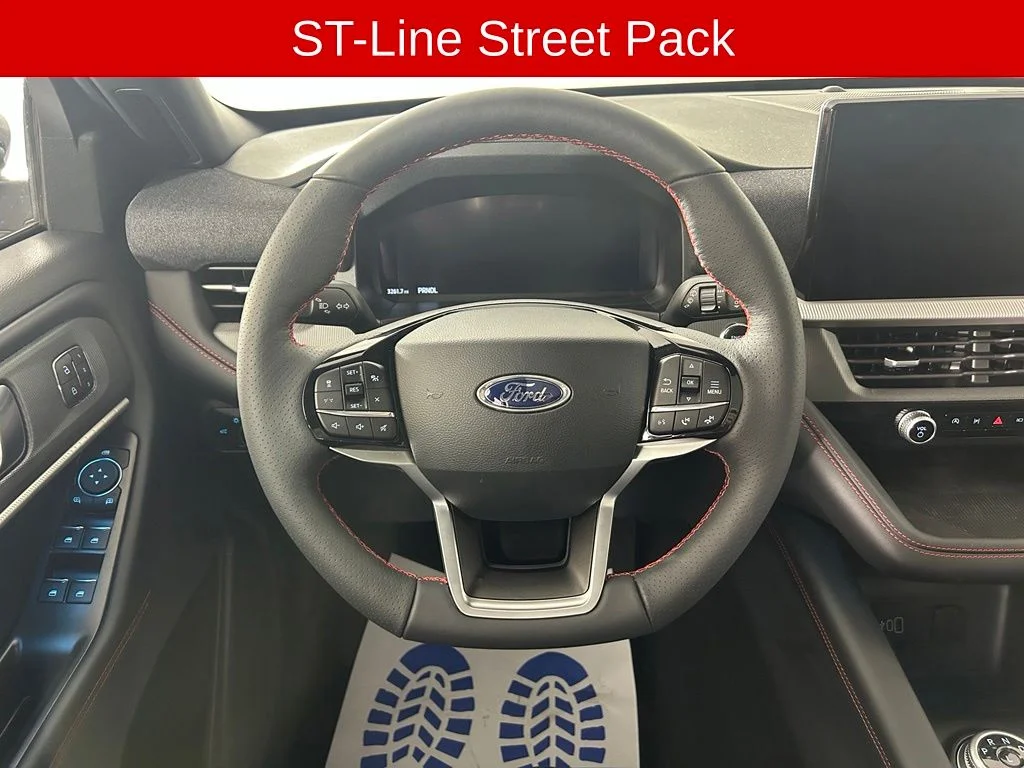 New 2026 Carbonized Gray Metallic Ford ST-Line image 7