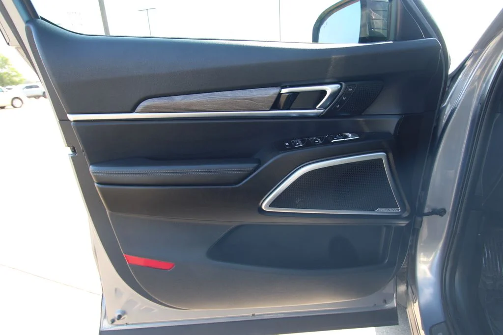 Used 2021 Silver Kia SX image 46