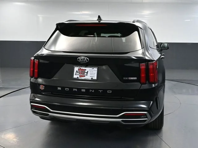 Used 2021 Black Kia SX-Prestige image 6
