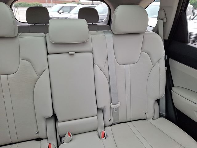 Used 2024 Black Kia S image 20