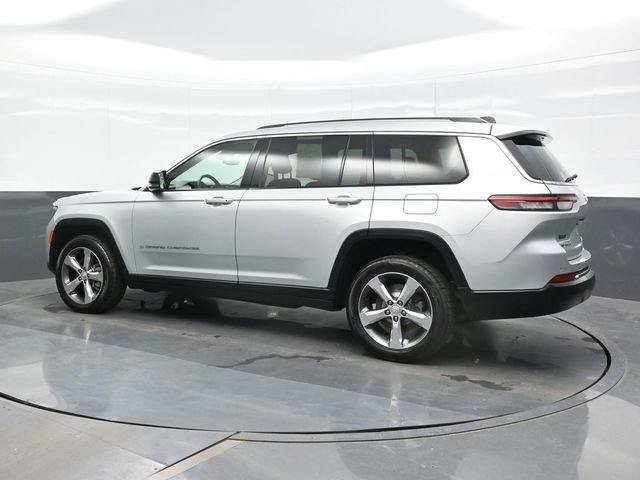 Used 2021 Silver Jeep Limited image 3