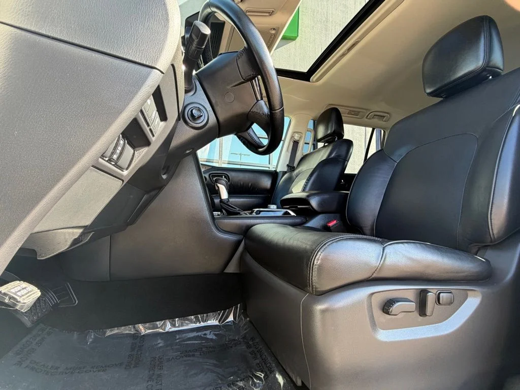 Used 2024 Silver Nissan SL image 9