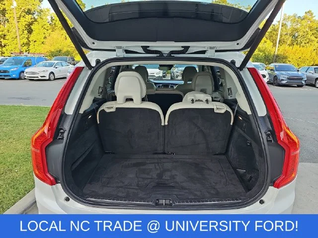 Used 2017 White Volvo T6 Momentum image 12