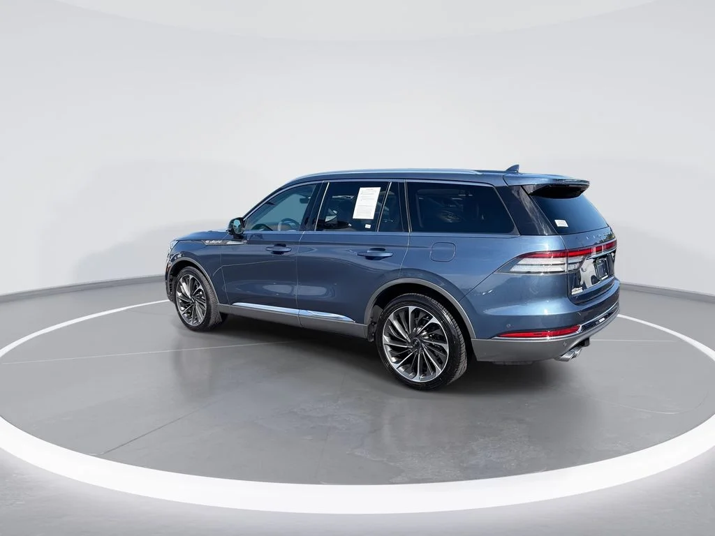 Used 2020 Blue Lincoln Reserve image 6